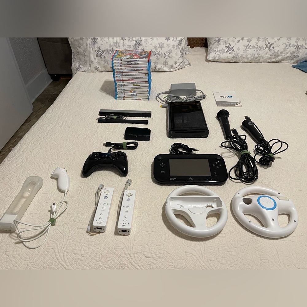 Huge WiiU Console Bundle W/ Gamepad, Controllers, Mario Kart 8  Kit, 16 Games ++